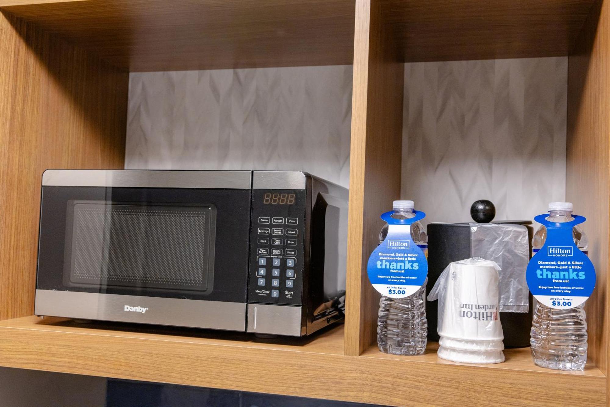 Hilton Garden Inn Lakewood Luaran gambar