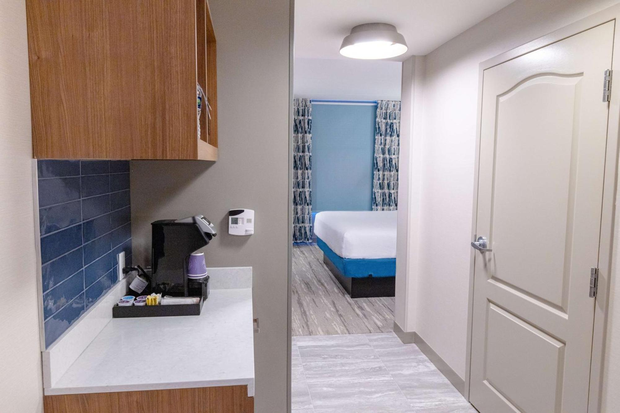 Hilton Garden Inn Lakewood Luaran gambar
