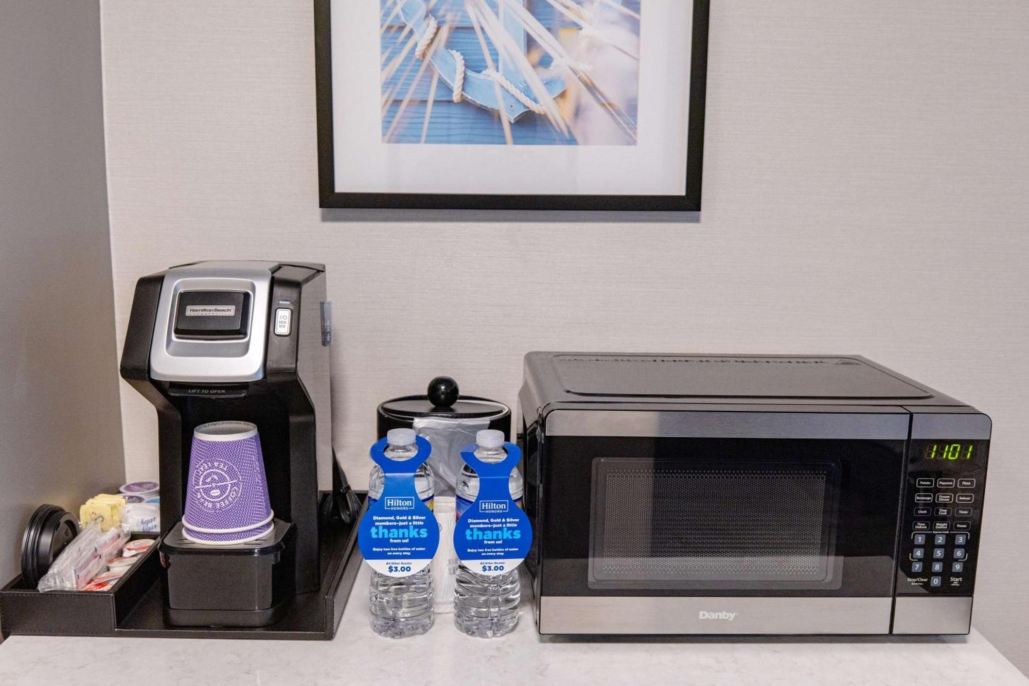 Hilton Garden Inn Lakewood Luaran gambar